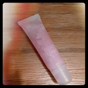 Bright pink lip gloss